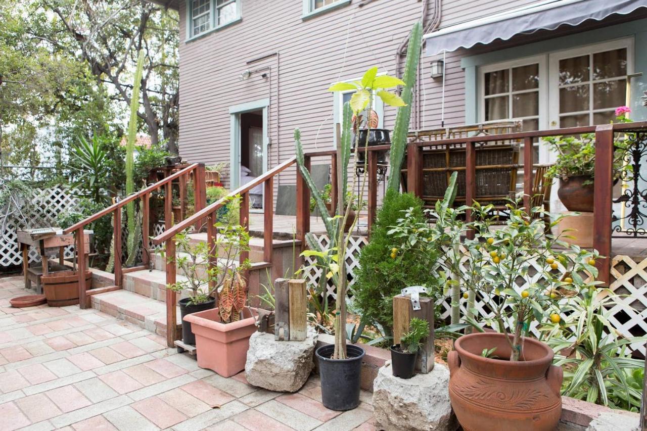 Colonial Craftsman Bed And Breakfast - Hollywood Los Angeles Exterior photo